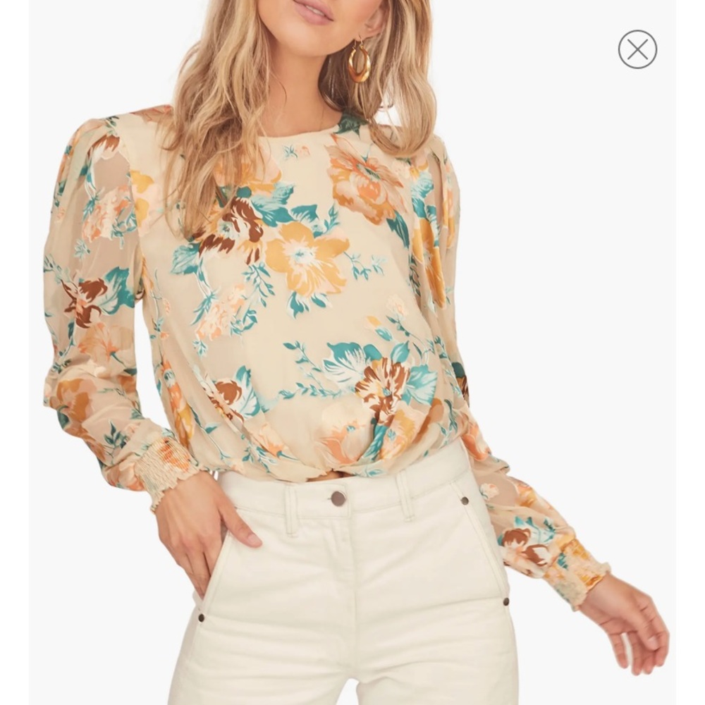 ASTR the Label Muffy Floral Open Back Crop Top